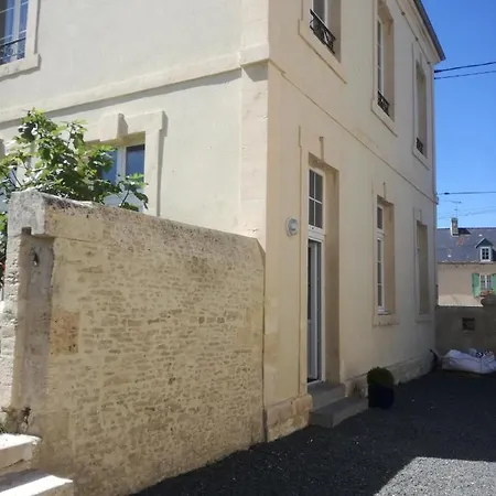 Dom wakacyjny Jadis, L'ecole De Maisy, Port Et Au Bout De L'avenue *