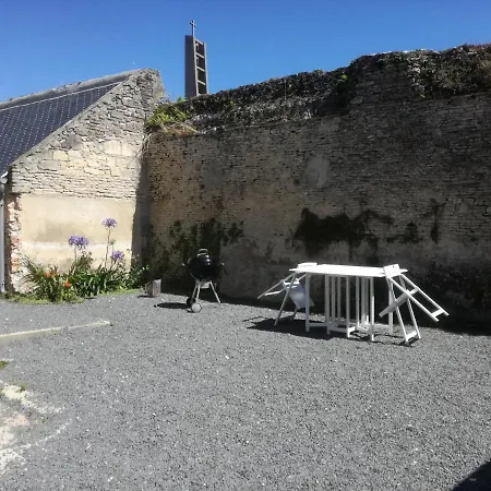 Jadis, L'ecole De Maisy, Port Et Au Bout De L'avenue Ferienhaus