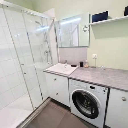 Jadis, L'ecole De Maisy, Port Et Au Bout De L'avenue Grandcamp-Maisy