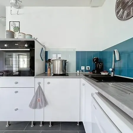 Dom wakacyjny Jadis, L'ecole De Maisy, Port Et Au Bout De L'avenue *