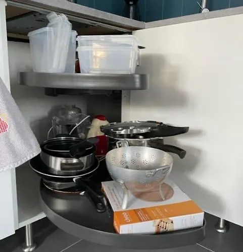 Jadis, L'ecole De Maisy, Port Et Au Bout De L'avenue *